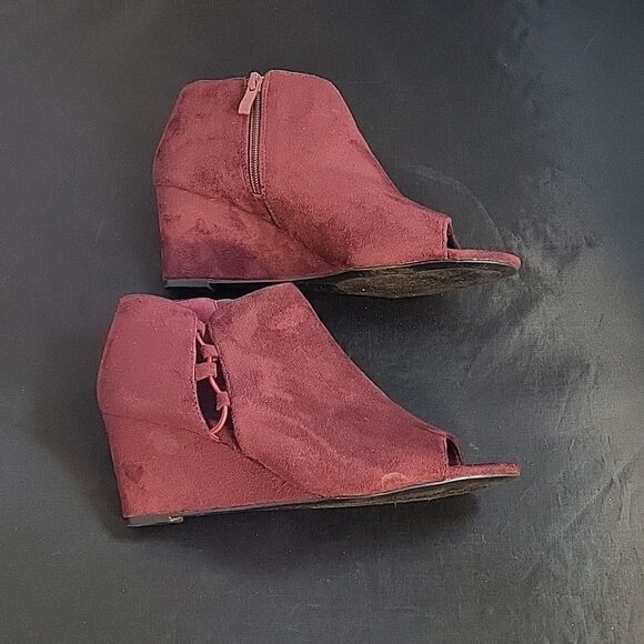 JOURNEE COLLECTION CUT-OUT OPEN TOE WOMEN'S WEDGE HEELS SHOES - Picture 13 of 16